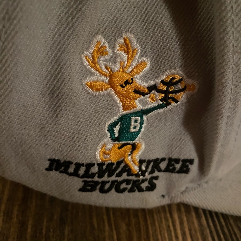 Mitchell & Ness Milwaukee Bucks Adjustable Hat - Picture 5 of 10